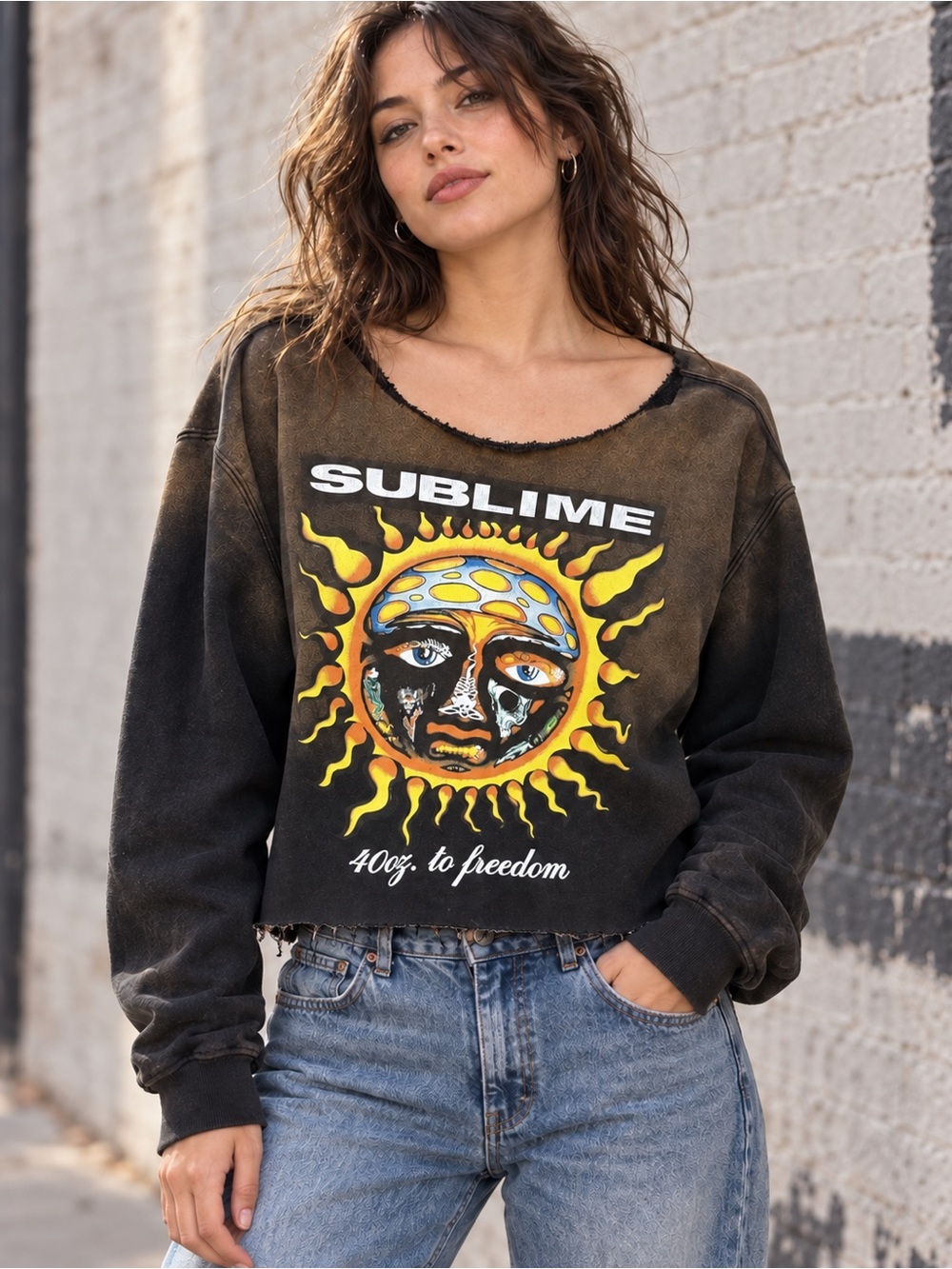Sublime 40oz to Freedom Distressed Raw Hem Cropped Sweatshirt M